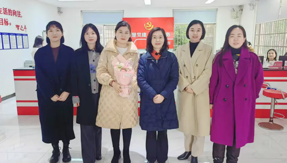市妇联党组书记、主席向艳艳深入武陵区、石门县开展走访调研